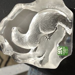 New Maleras Full Lead Clear Otter Paperweight